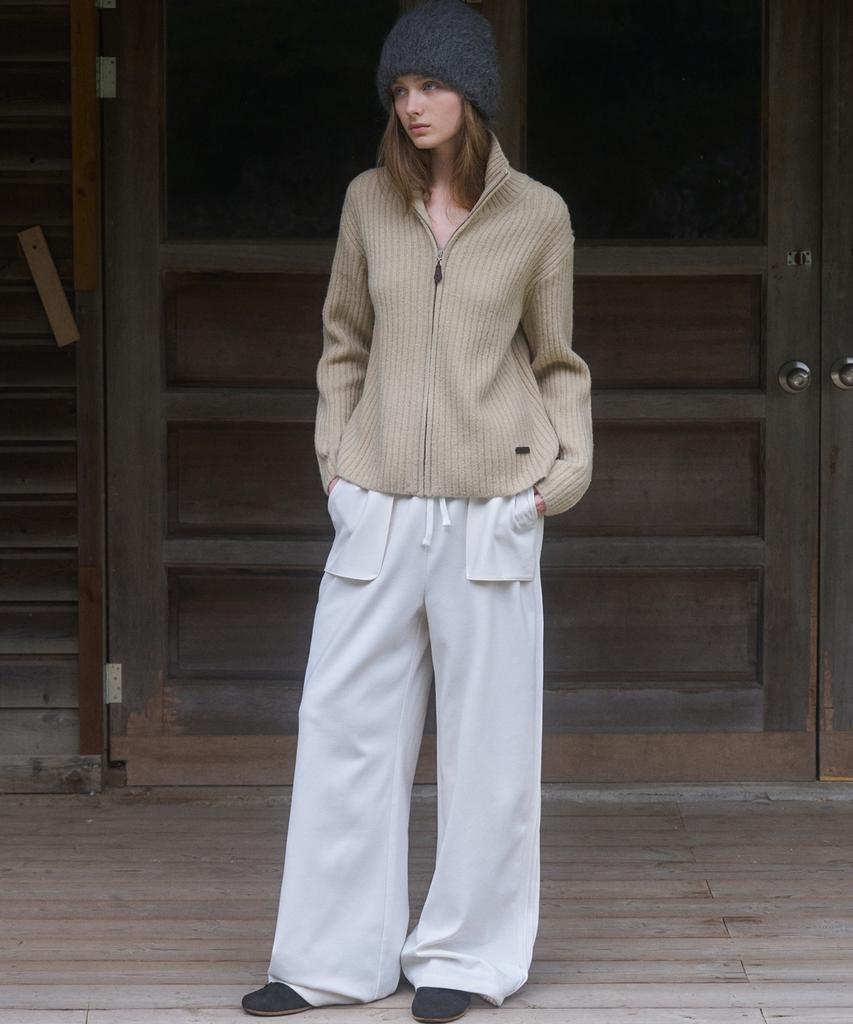 ANDNEEDS Side Pintuck Track Pants (Ivory)
