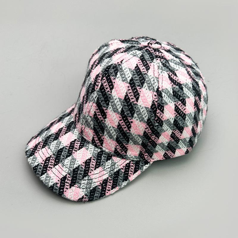Printed Plaid Flower Embroidery Cap Autumn And Winter Men And Women Retro Versatile Fashion Warm Travel