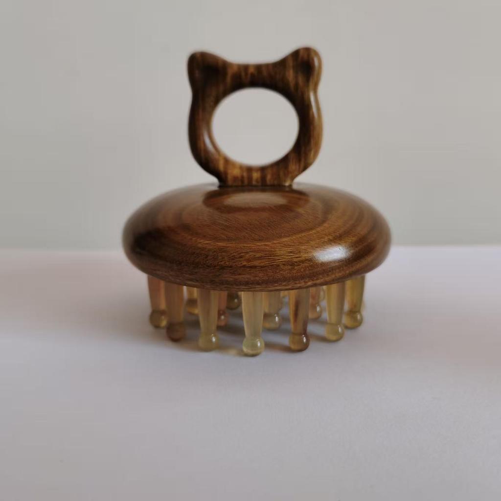 Green Sandalwood Cushion Massage Comb - Portable 28 Teeth Anti-Static Kitten Finger Ring Airbag Brush