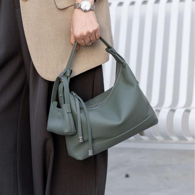 Cowhide Single-shoulder Women's Bag with Large Capacity Crossbody Tote Bag for Dumplings Fashionable and Simple Shopping Bag