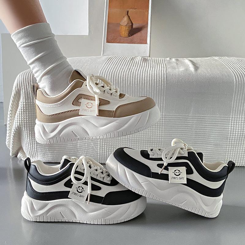 2025 spring white shoes new Korean version ins female students height increase sports board shoes trendy casual shoes street auction CBD16