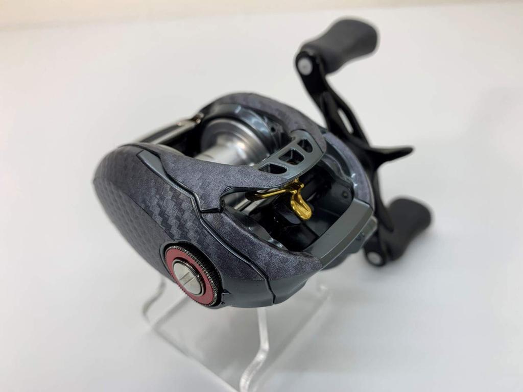 CUSTOM YOROI 17 Tatula SV TW Custom Scratch Baitcasting Reel Customization SEAT.JP Decal, Protection, (Silver, Left-Handed)