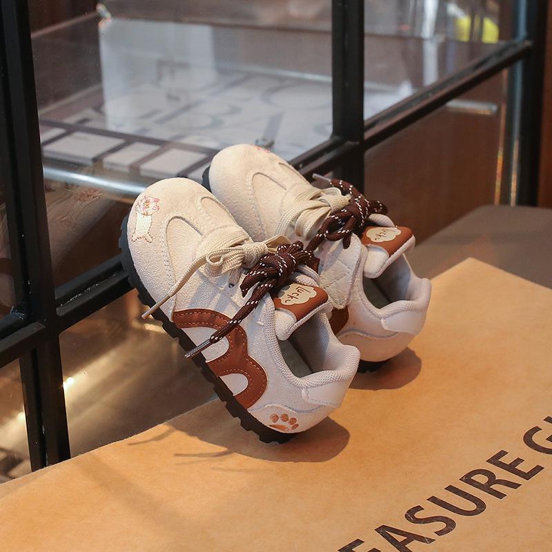 Kindertrainingsschuhe im deutschen Stil für Frühling und Herbst: Weiche Sohle, Bestickte Sportschuhe für Jungen & Mädchen