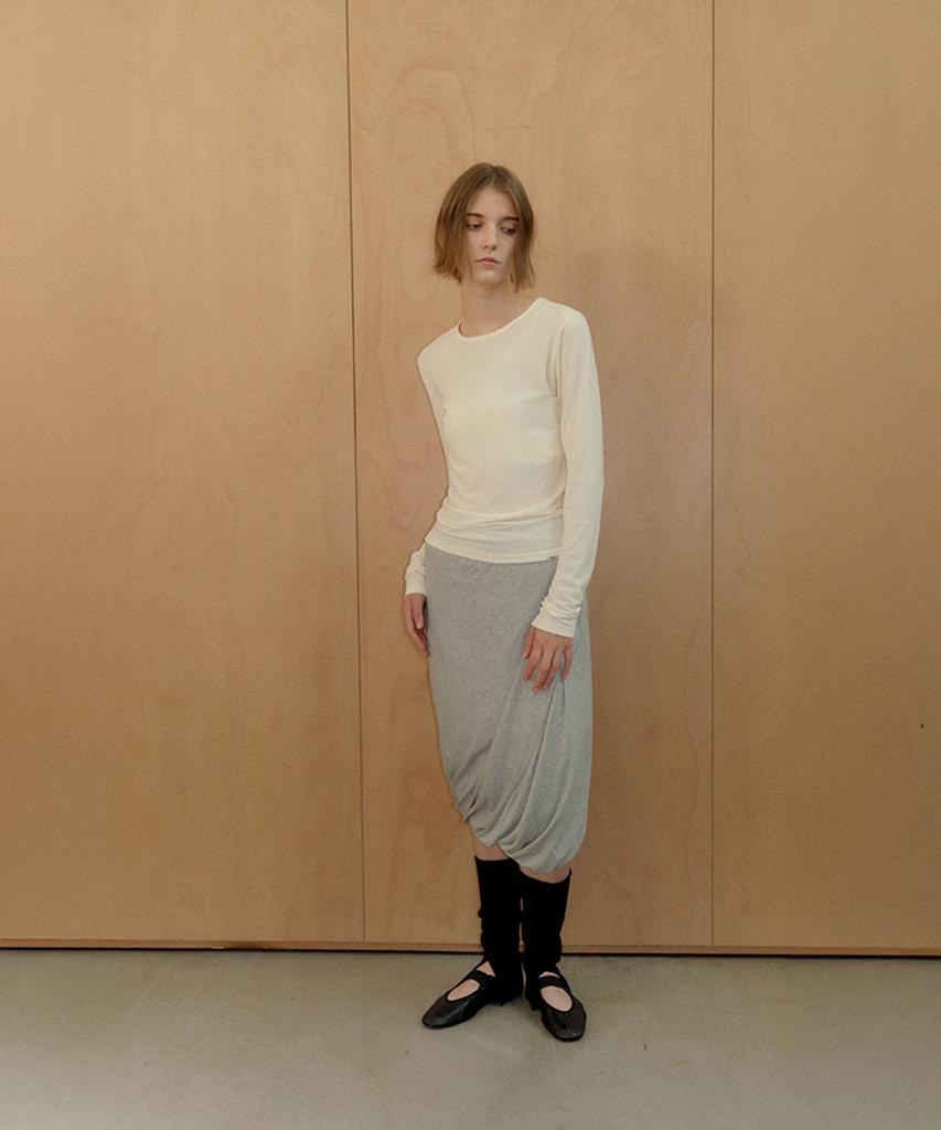 SYMMETRICPERCENT Basic Long Sleeve Ts/Cream