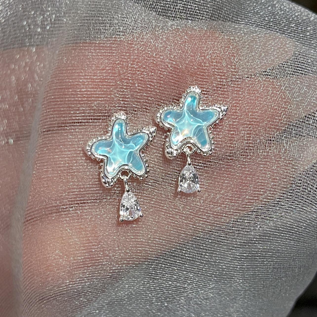 

Синие серьги-звездочки с плавным переходом для женщин 0 новые серьги-пусеты летняя ниша высокий класс легкая роскошь изысканные серьги