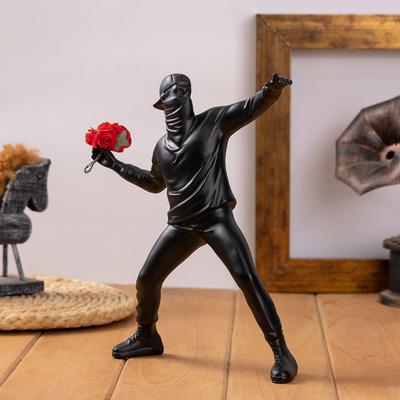 Flower Thrower Skulptur, Figur für Heimdekoration, Schreibtisch- und Bücherregal-Ornamente, Moderne dekorative Charakterfiguren