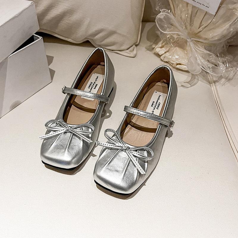 Mary Jane shoes women's 2025 new spring and summer French silver light mouth single shoes square head flat heels beautiful small leather shoes