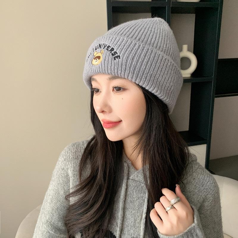 Knitted Hat for Autumn and Winter, Unisex, Warm and Versatile, Korean Style Cute Bear Design, Fleece-lined, Ear-protecting, Casual and Fashionable