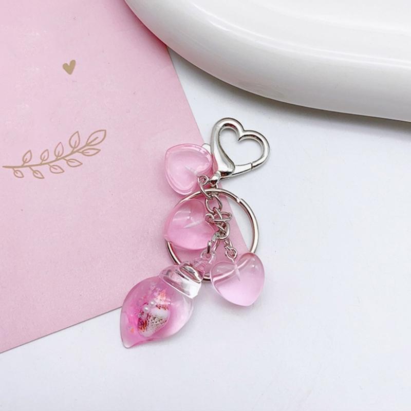 Fashionable Conch Keychain Bag Purse Adornment Stylish Heart Key Holder Cute Backpack Accessory Perfect for Any Occasion