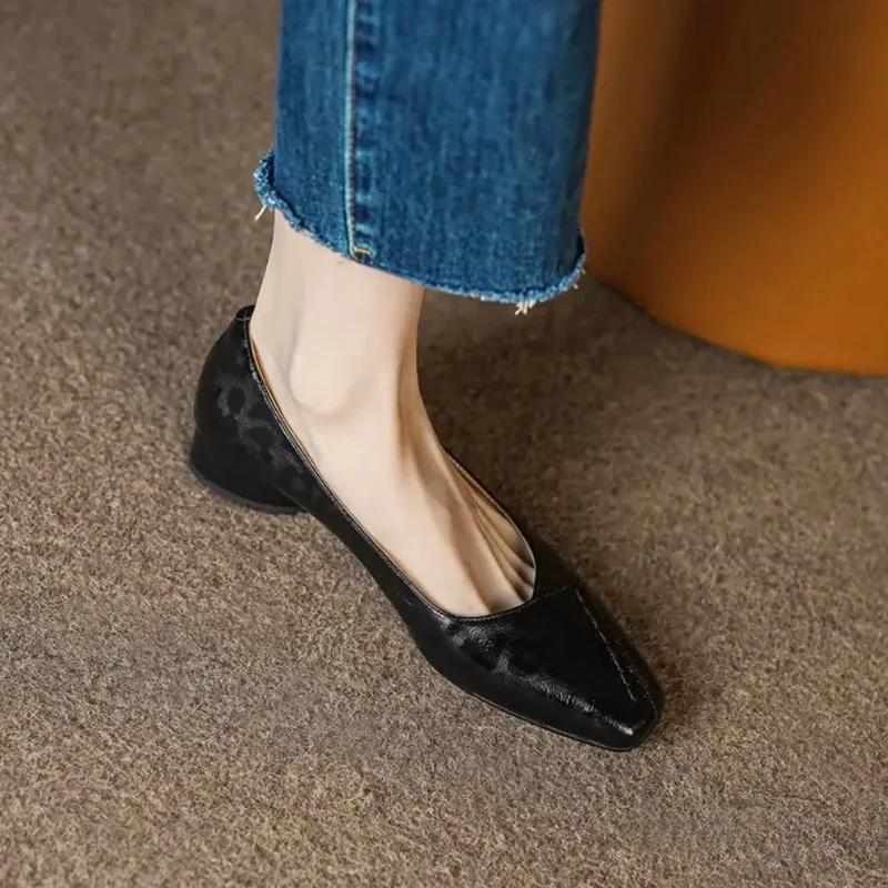 

Fashion 2025 Fashion Summer New Women’s Slip on Low Heel Pumps Retro Square Toe Print Office Sandals Comfortable Classic Career Shoes 35 чёрный