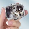 Tragbare Pillendose mit 2 Fächern, Mini-Metall-Medikamenten-Organizer-Etui, Niedlicher bedruckter Pillenbehälter für Vitamine, Pillen, Schmuck, Reisen, Tägliche Anwendung