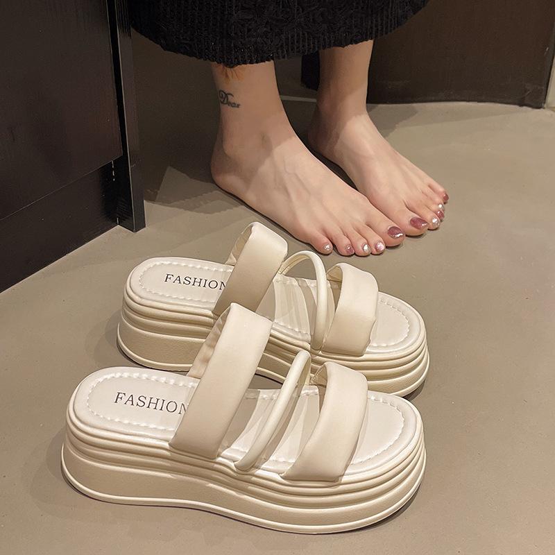 

Тапочки женские для улицы 2025 лето новые сандалии модные на платформе-маффин пляжная обувь студенческие крутые тапочки 40 бежевый