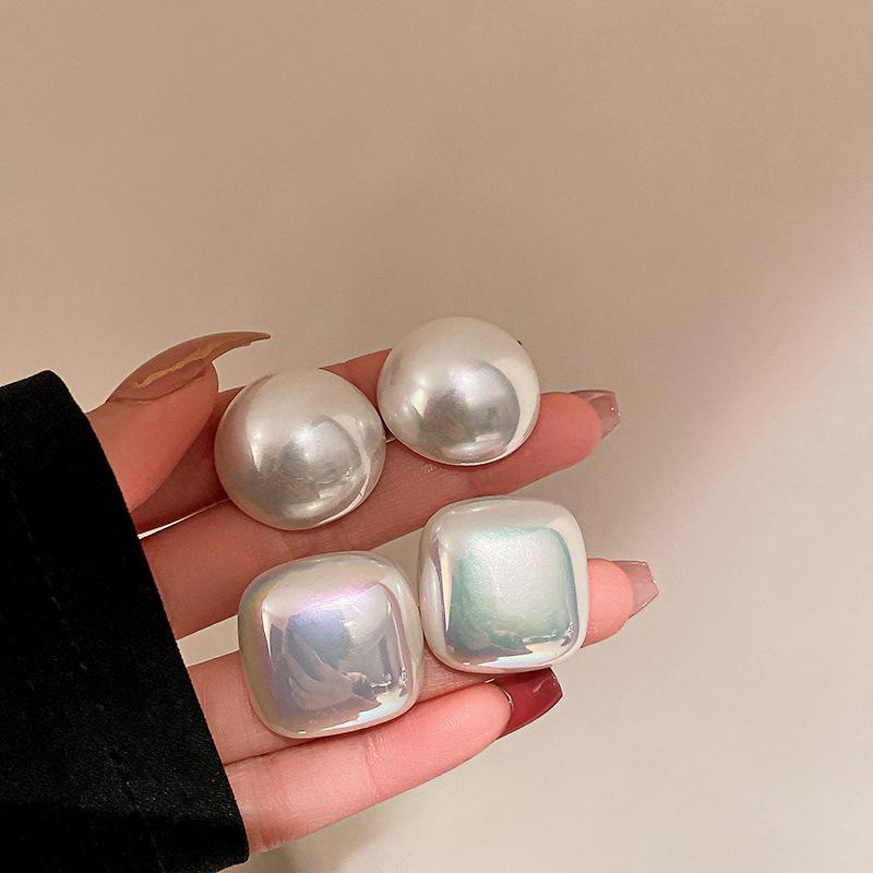 

Colored Large Pearl Geometric Earrings