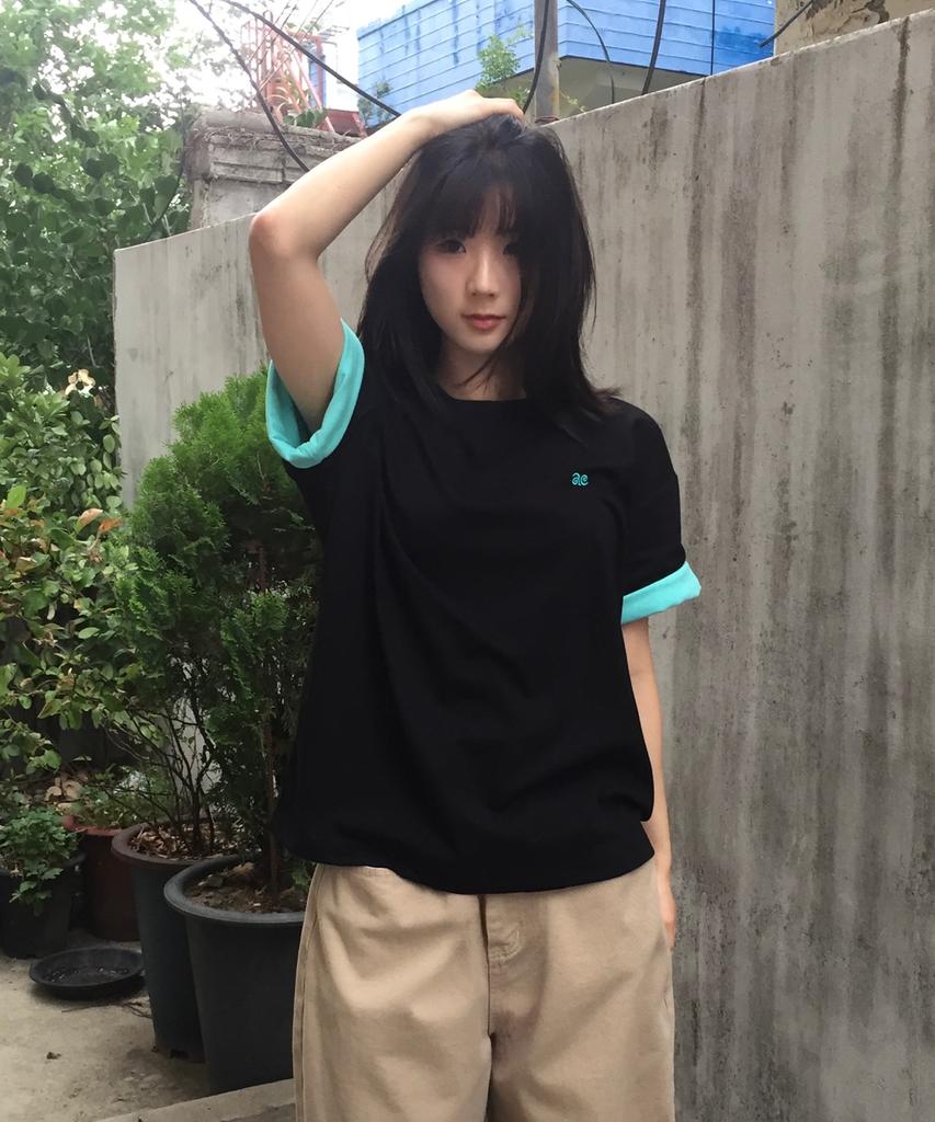 AWESOME STUDIO Color Block Roll-Up Sleeve T-Shirt Black