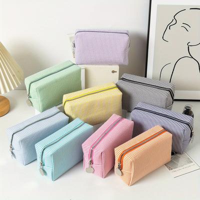 1Pc Seersucker Cosmetic Bag Hand-held Large Capacity Wash Bag Embroidered Stripes Travel Cosmetic Storage Bag for Outdoor Travel Home Storage