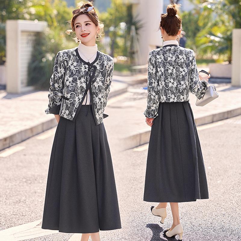Spring 2025 Women's Embroidered Two-Piece Set: Short Jacket & Half Skirt