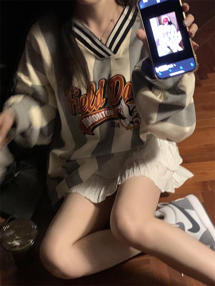 Women's V-Neck Striped Baseball Colorblock Sweatshirt - Sporty, Casual, Long-Sleeve Spring 2025 Style