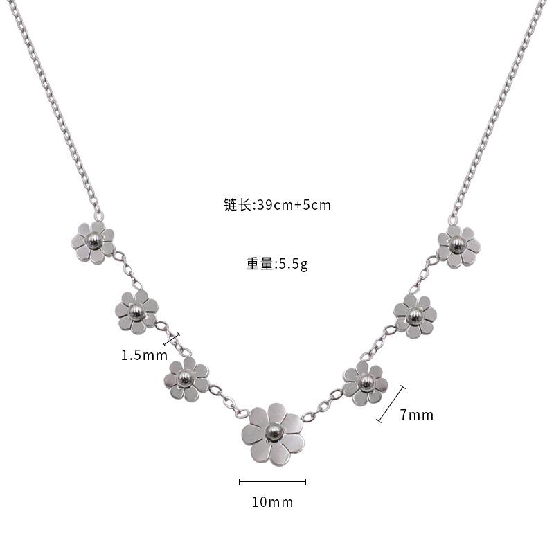 Non-Fading Popular Chrysanthemum Pendant Necklace Titanium Steel 18K Gold Collarbone Chain Light Luxury Personalized Versatile Jewelry