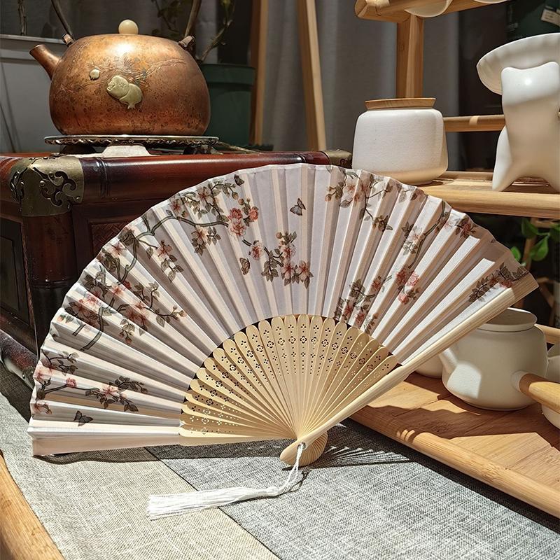 Bamboo Chinese Style Folding Fan Vintage Silk Folding Fan Shank Classical Dance Fan Tassel Elegent Female Hand Fan Home Decor