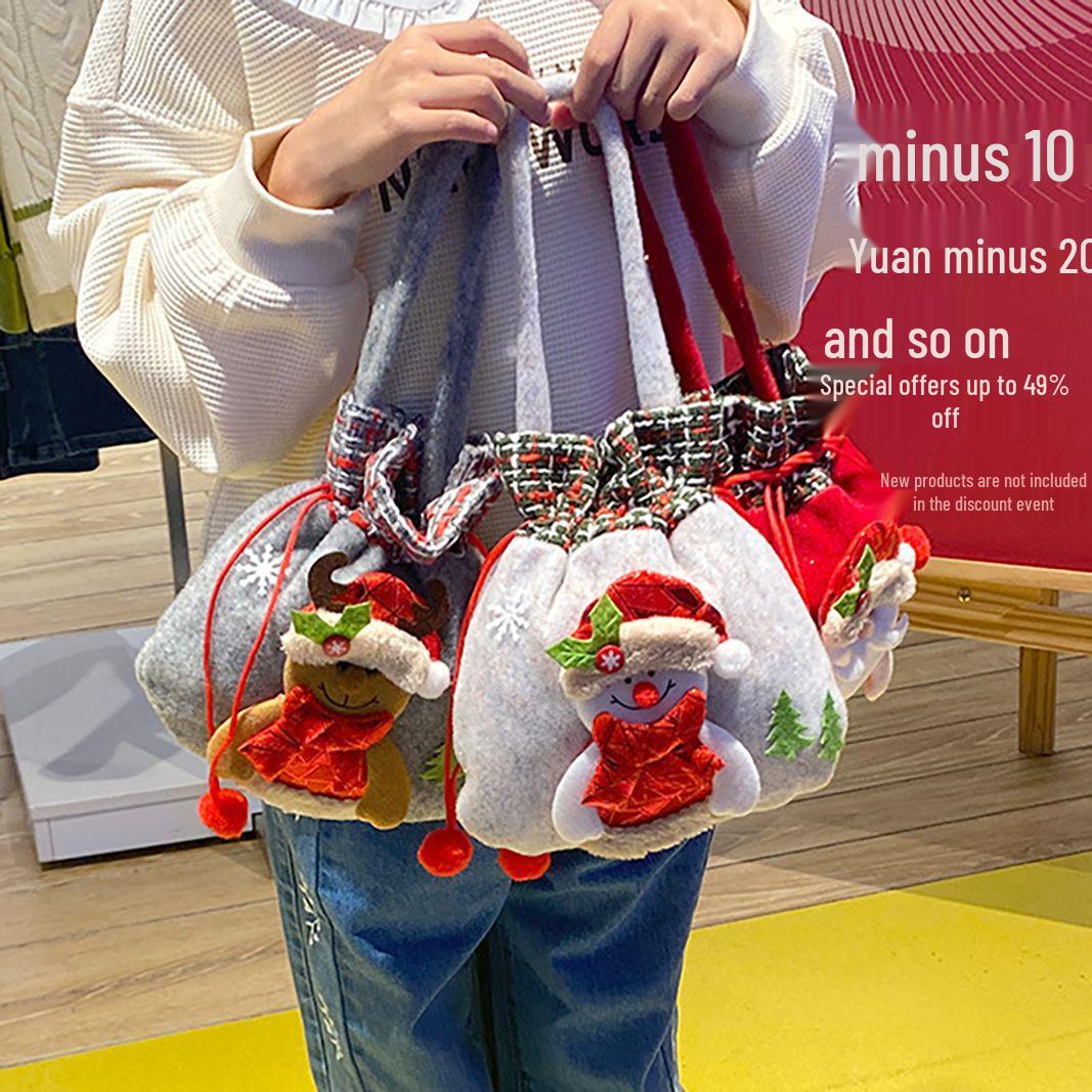 

Креативный подарочный пакет с яблоком и конфетами на Сочельник для детей