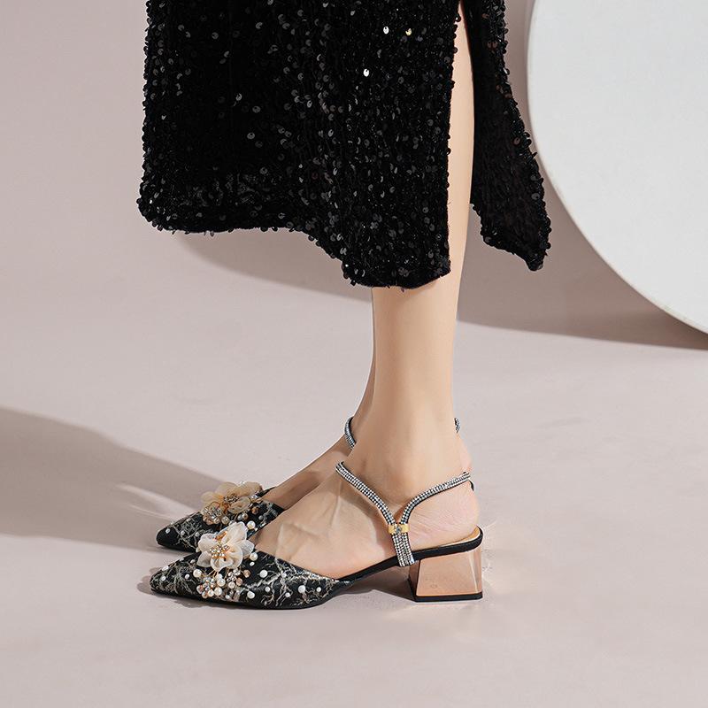 

Новые туфли на высоком толстом каблуке с острым носком, с открытой союзкой, со стразами в виде цветка, универсальные, модные, с миндалевидным носком, пустые сандалии 41 чёрный