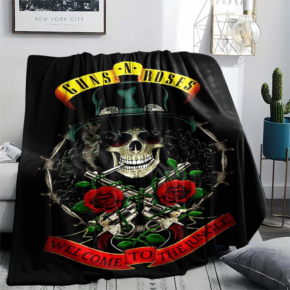 1Pc Guns&Roses Print Flannel Blanket, High quality Comfortable for All Seasons, Home Decor, Warmth and Comfort, Perfect for Gifts