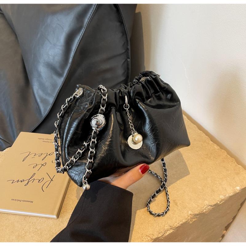 

Niche Design Pleated Cloud Crossbody Bag - Large Capacity, Versatile Fashion Bucket Bag чёрный