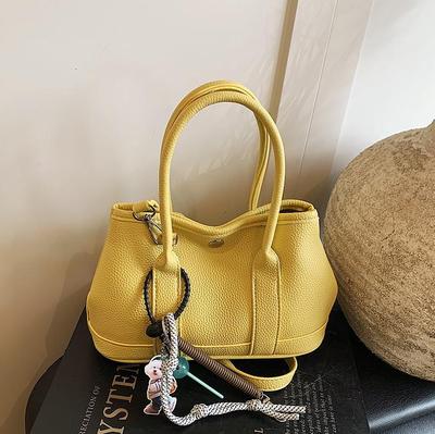 Niche Fashion Portable Bucket Bag Women 2025 New Versatile Simple Messenger Bag Trendy Messenger Bag