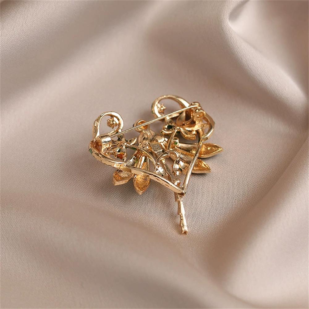 New Oil Dripping Exquisite Green Dragonfly Brooch With High-end Feel Light Luxury Emerald Insect High-end Gift