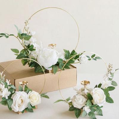 Goldene Metall-Blumen-Reifenringe mit Holz-Kartenhalter Tischdekoration für Hochzeits-Mittelstücke Weihnachten DIY-Kranz Blumengirlande