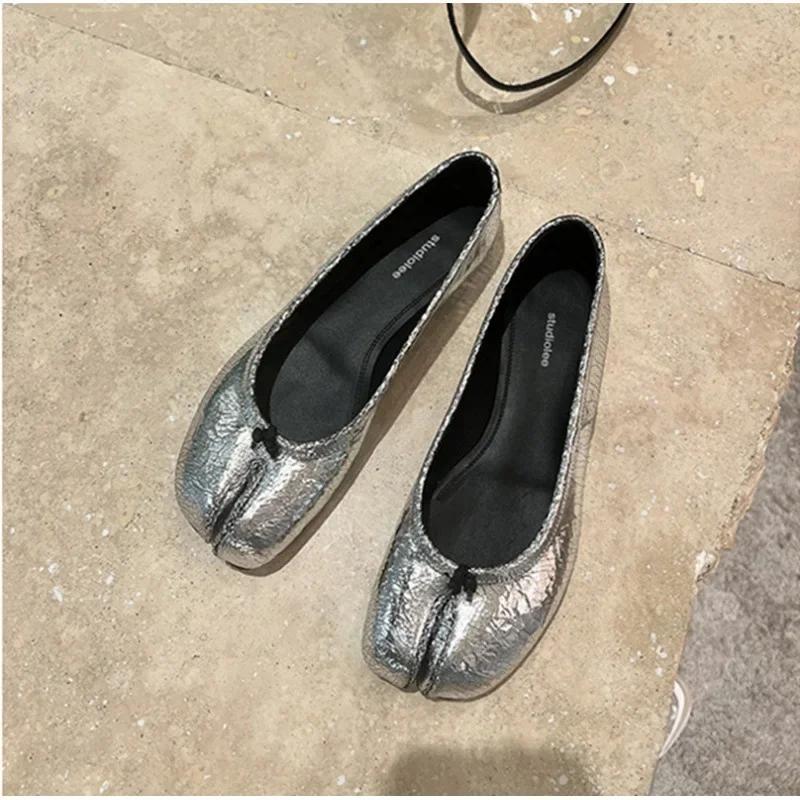 Spring Summer Autumn Women's Mirror Split Pig Hoof Shallow Sole Single Shoe with Skirt Hemline Flat Bottom Women Shoes