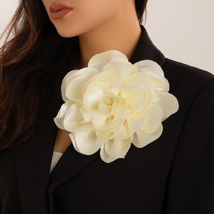 Fashionable Flower Brooch Dinner Party Rose Boutonniere for Special Gatherings