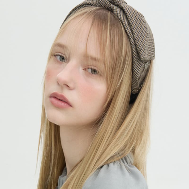 Brown Hat Petit Bunny - Check