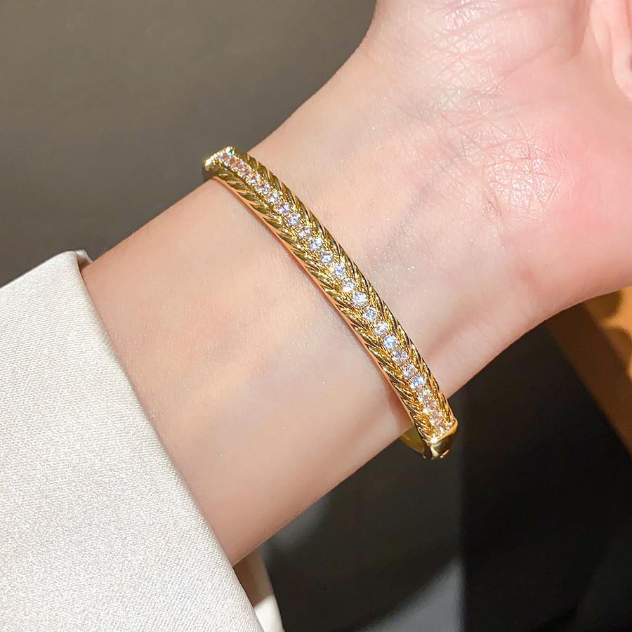 Copper Zirconia Textured Clasp Bracelet With Elegant Design For Women