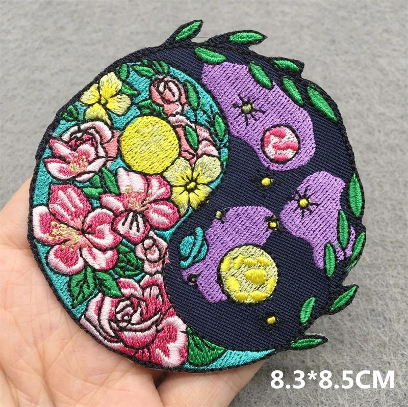 Love Nature Patch Magic Mushroom Embroidery Patches For Clothing Diy Iron-On Stickers Appliques Flowers Stripes