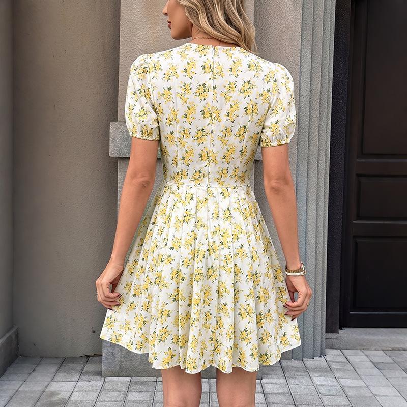 Summer New Style Country-style Short Skirt with Floral Pattern, V-neck, Short Sleeves, and Fishbone Waistline Closure Dress