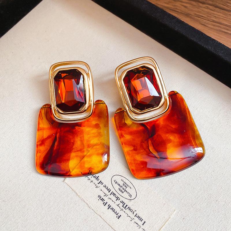 

Асимметричные серьги-пусеты «Серебряная игла» с тигровым глазом - Ретро, универсальный и роскошный аксессуар высокого класса