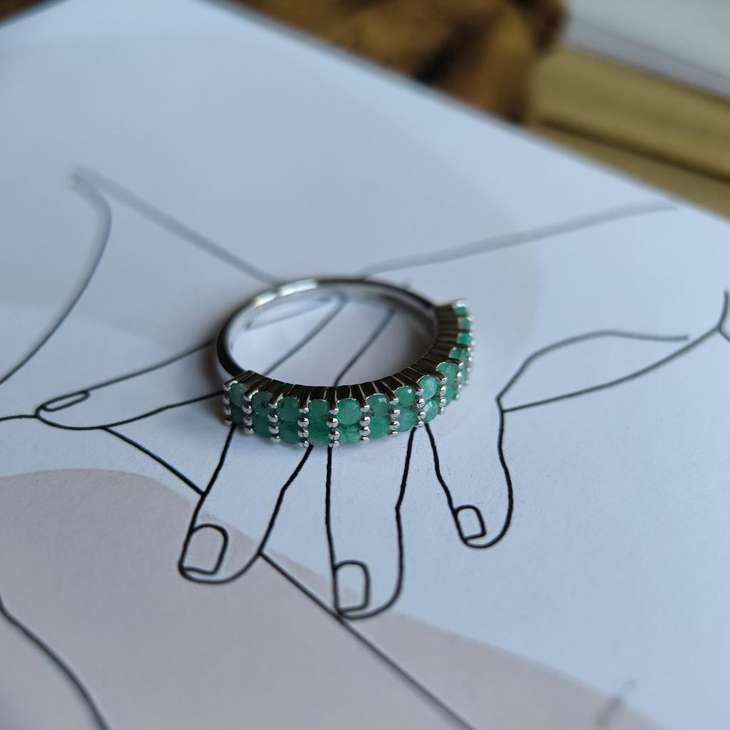 Серебряное кольцо с натуральным изумрудом 1.092ct, вес изделия 2,46 гр (2179986)