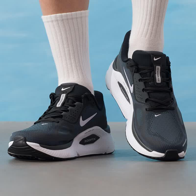 Nike Men's Structure Road Running Shoes