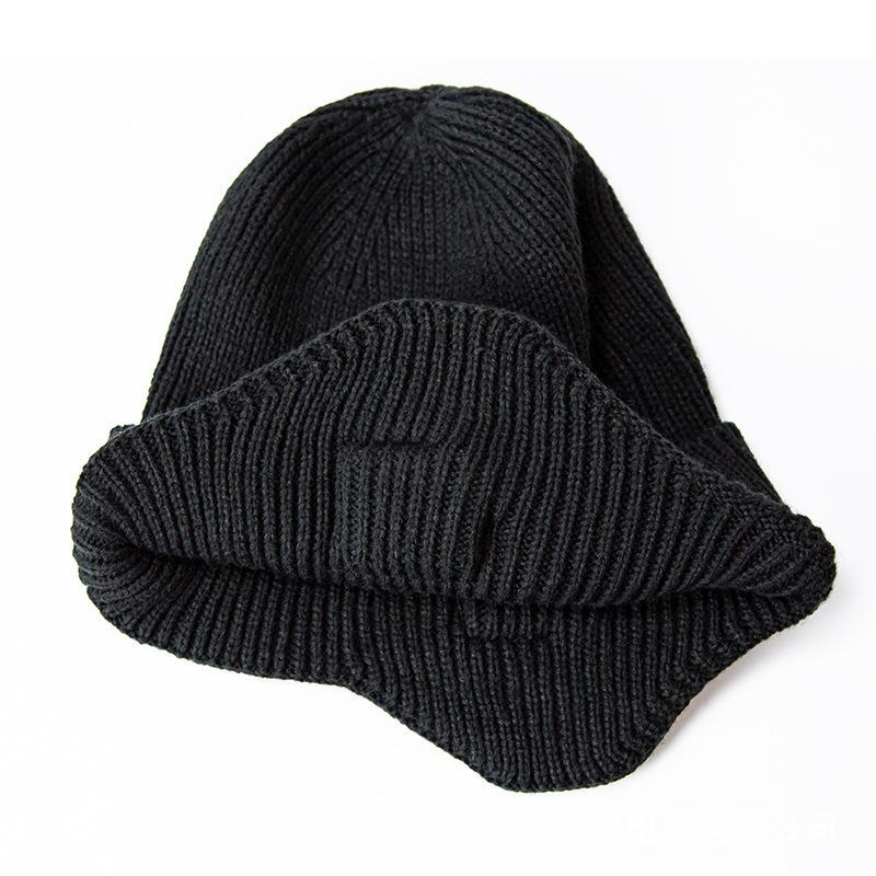 Knitted Beanie Hat for Men and Women, Music Caps with Headphones, Built-in Microphone Speakers, USB Rechargeable