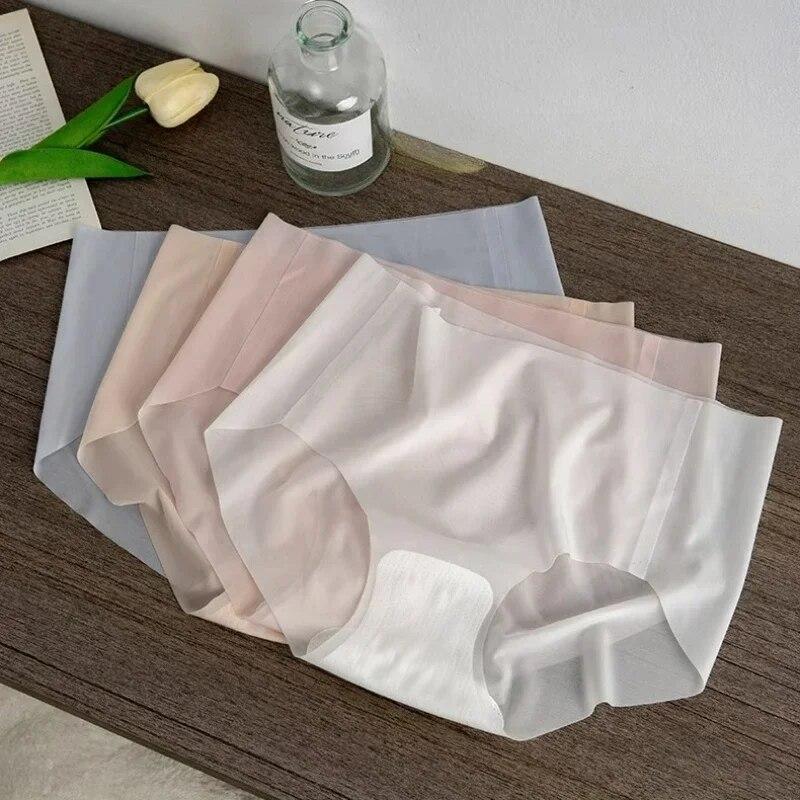 Ice Silk Seamless Underwear Ladies Summer Ultra-thin Sense Quick-drying Pants 3D Peach Hip Fitness Briefs