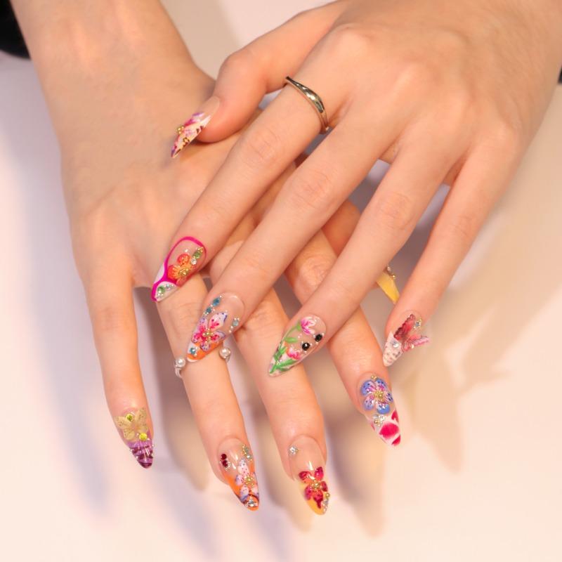 Tropische Blume 3D-Tragende Nagelstück Dreidimensionaler Punktbohrer Schmetterling Französisches Nagelstück Heiß verkaufende Farbe Falsche Nägel Maniküre