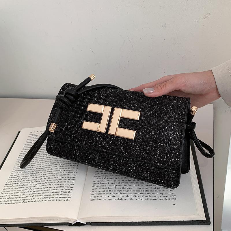 

Handbag Women s 2025 New Autumn and Winter Contrast Chain One Shoulder Underarm Bag Crossbody Bag Fashion Literary Small Square Bag чёрный