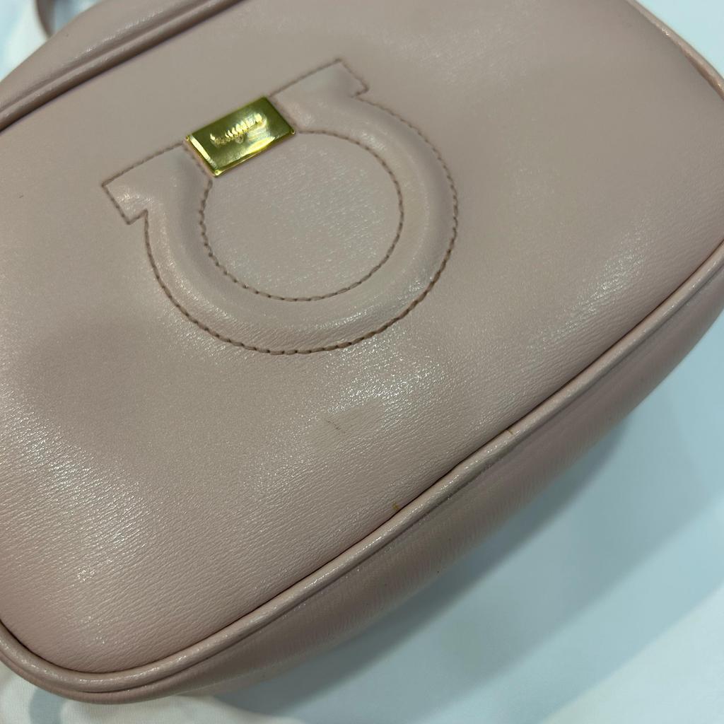 [Pre-Owned] City Light Pink Leather Crossbody Bag - Very Good #1H0WYN2