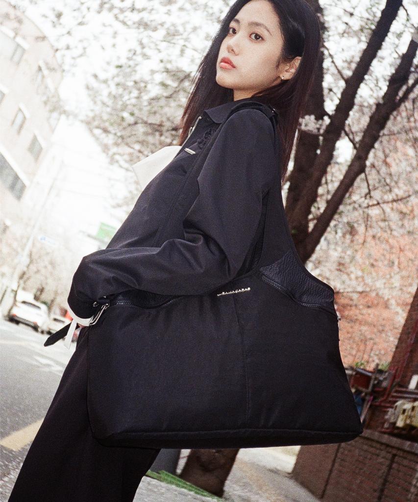 Iugamakaras Nylon Shopper Bag (Black)