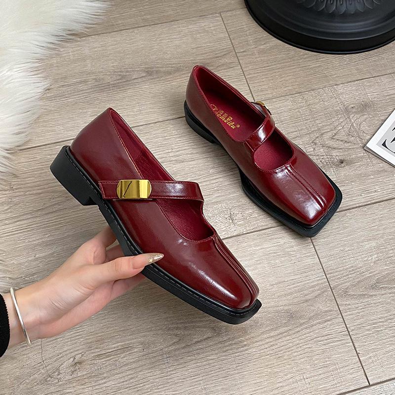 

Design sense square head flat bottom low heel single shoes women s 2025 spring and autumn new light mouth temperament grandma shoes large size 4143 33 бордовый