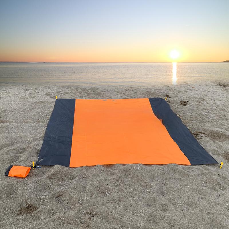 Outdoor Camping Vodotěsná Praktická skládací dvoubarevná pikniková podložka Odolná proti vlhkosti Polstrovaná kapsa z polyesterové tkaniny Plážová podložka