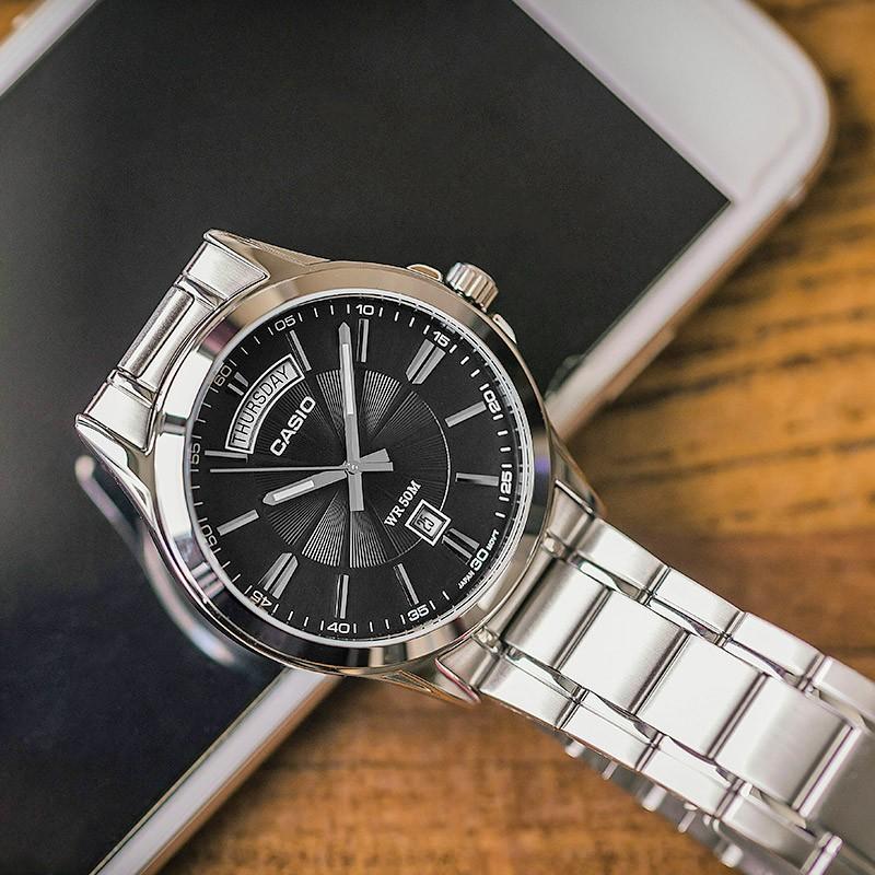 Casio Standard Series Waterproof Stainless Steel Business Quartz Movement Watch Men Watches Black MTP-1381D-1A
