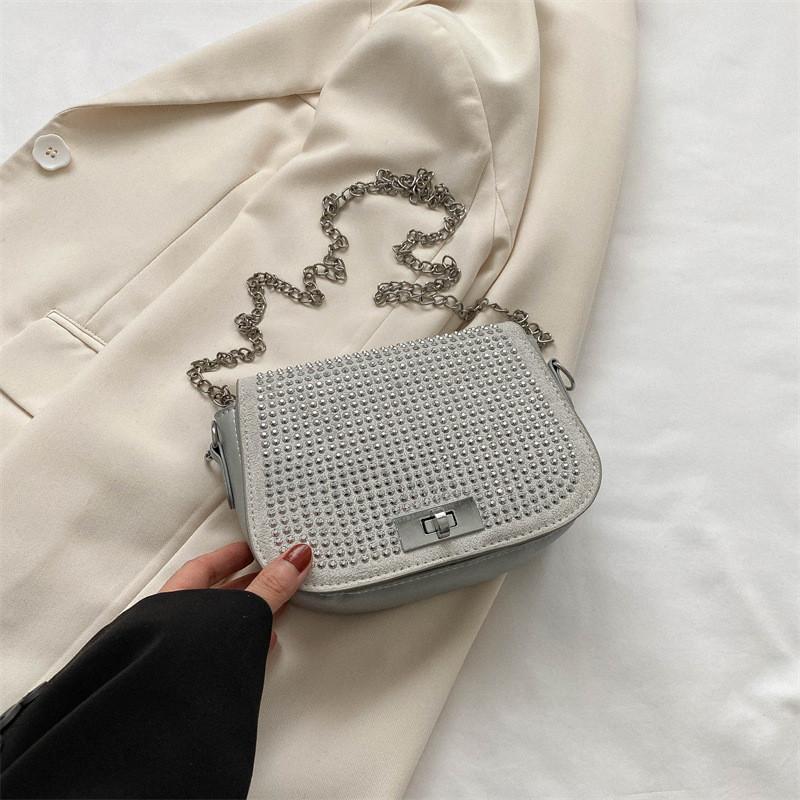 Stylish Trendy Chain Bag For Women Casual Commuting Shoulder Purse In Black White Khaki Silver