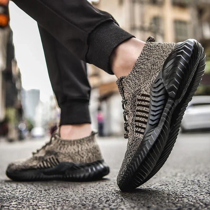 Mens Shoes Lightweight Vulcanize Footwear 2025 New Walking Sneakers Zapatillas Hombre Fashion Men Sneakers Mesh Casual Shoes